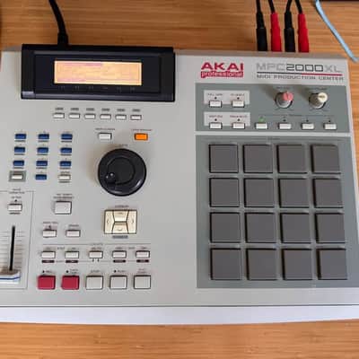 Akai MPC2000XL MIDI Production Center 2000 - 2005 - Grey