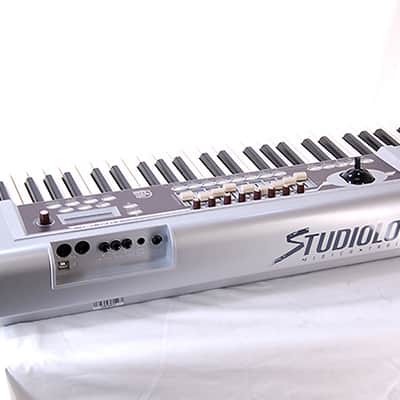 Studiologic VMK-161 61-Key Waterfall Action MIDI Controller Keyboard with Case image 6