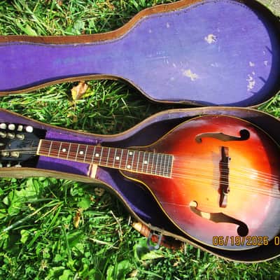 Gibson A-50 Mandolin, 1944, Sunburst, Maple Back & Sides, Case image 3