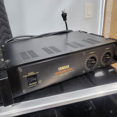 Yamaha P2050 Professional Series Natural Sound Power Amplifier