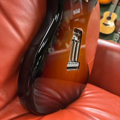 2015 Fender Stevie Ray Vaughan Stratocaster 3-Color Sunburst imagen 14