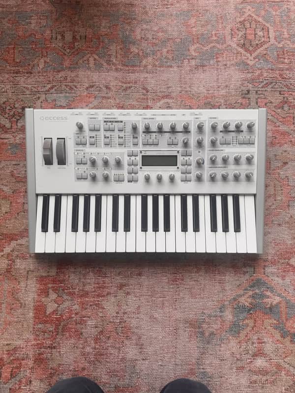 Access Virus TI Polar 37-Key Digital Synthesizer 2005 - White image 1