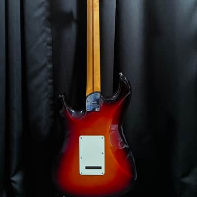 Fender American Ultra Stratocaster with Rosewood Fretboard 2019 - 2025 - Ultraburst image 8