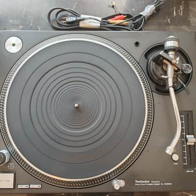 2 x Technics SL-1200MK5 Turntable image 4