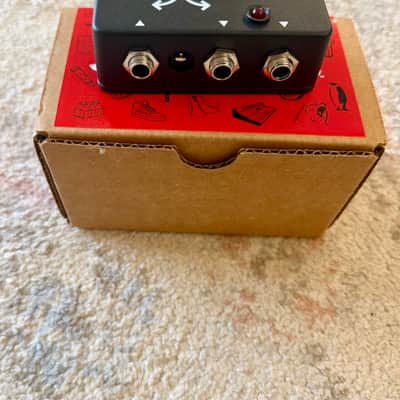 JHS Buffered Splitter V2 2018 - Present - Black image 4