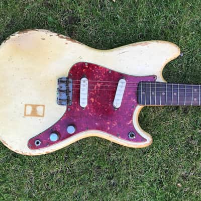 Fender Duo Sonic Owned by John Lennon, THE BEATLES 1963 Blonde image 2