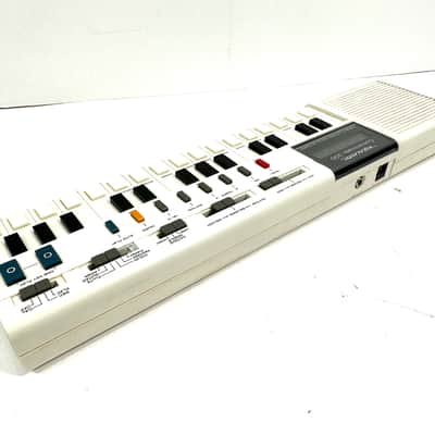 Realistic concertmate-200 VL-1 VL-Tone 29-Key Synthesizer Keyboard 1979 - 1984 - White image 6