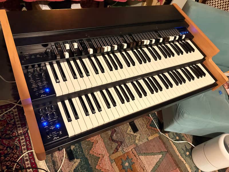 Viscount Legend Live 2020 image 1