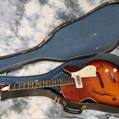 Harmony H53 Rocket 1967 Sunburst with Super-hot DeArmond Gold Foil Pickup in fabulous shape • With Original Vintage Case! image 5