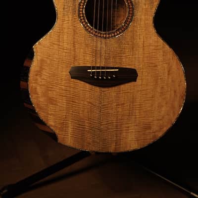 Batiksoul Guitars No.121 Grand Concert 2024 Flamed Mango Top image 3