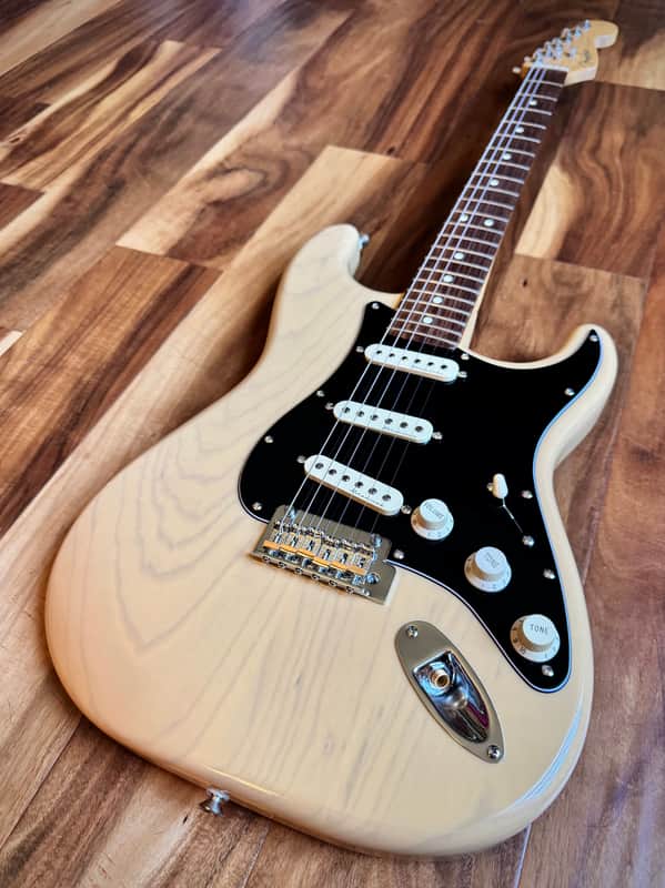 Fender American Stratocaster - Vintage Blonde - Noiseless Vintage Strat Pickups - 1997 American Standard Neck image 1