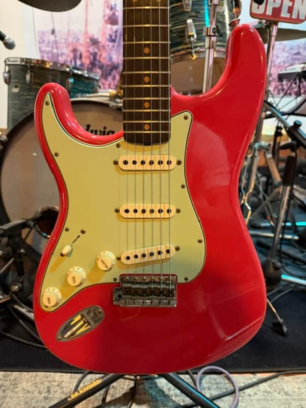 Fender stratocaster custom shop left handed journeyman relic 2024 - fiesta red image 1