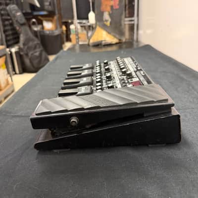 Used BOSS ME-70 Guitar Multiple Effects Pedal with AC Adapter image 7