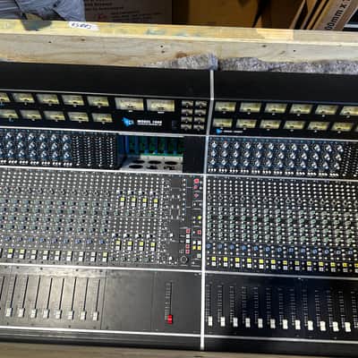 API 1608 32 Recording Console (16 CH Console & 16CH Sidecar) image 7