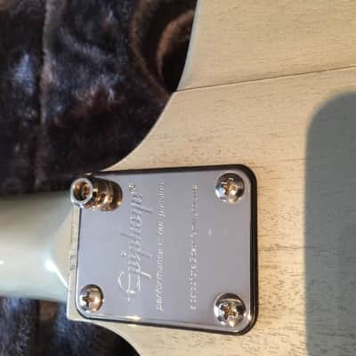 Epiphone Thunderbird Bass 2014 TV Silver w/OHSC image 8
