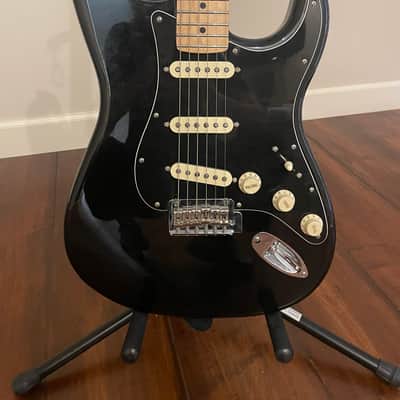Fender FSR Special Edition Player Stratocaster with Maple Fretboard 2019 - 2024 - Black image 2