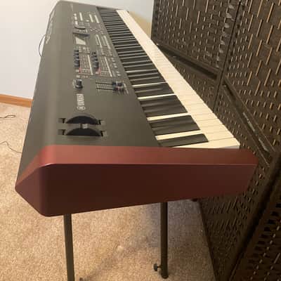 Yamaha MOXF8 88-Key Synthesizer Workstation 2019 Black/Red image 4