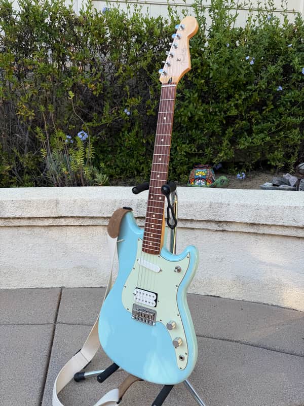 Fender Offset Series Duo-Sonic HS | Reverb