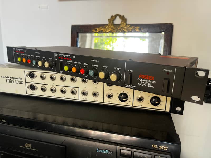 Fostex 3070 Compressor / Limiter Rackmount - Vintage image 1