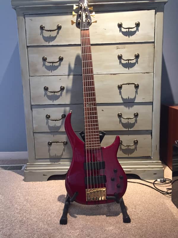 Peavey Cirrus Figure maple with translucent red image 1