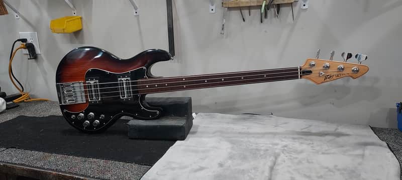 Peavey T40 FL  Fretless bass Guitar USA 1981 image 1