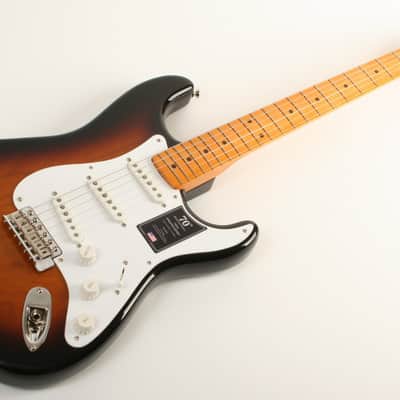 Fender 70th Anniversary American Vintage II 1954 Stratocaster Maple Fingerboard 2-Color Sunburst V704218 image 4