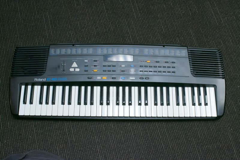 Roland E16 61-Key Intelligent Synthesizer Black image 1