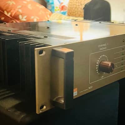 Fostex Laboratory Series Model 300 Stereo Power Amplifier 1980s image 2