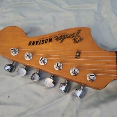 Fender Mustang Guitar with Rosewood Fretboard - 1966 - Dakota Red image 7