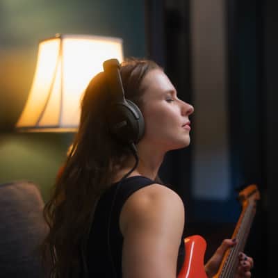 Spark NEO Core | Wired Smart Guitar Headphones | Positive Grid image 9