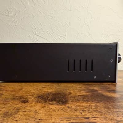 Universal Audio 710 Twin-Finity Microphone Preamp 2009 - Present - Silver image 5