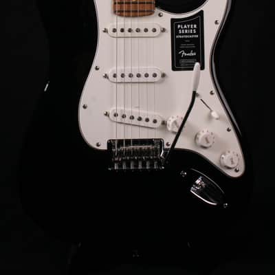 Fender Player Series Strat PF - BLK image 4