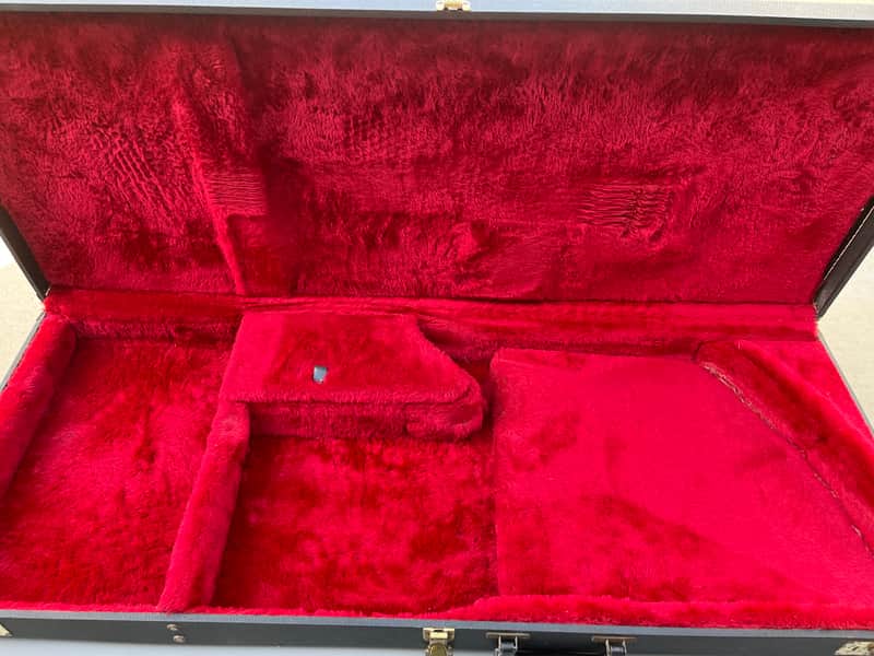 Vintage Gibson Explorer Case image 1