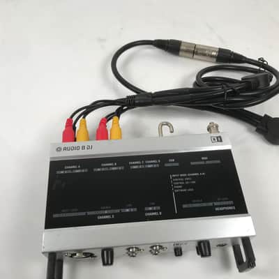 Native Instruments AUDIO 8 DJ Black Interface Audio Interface image 1