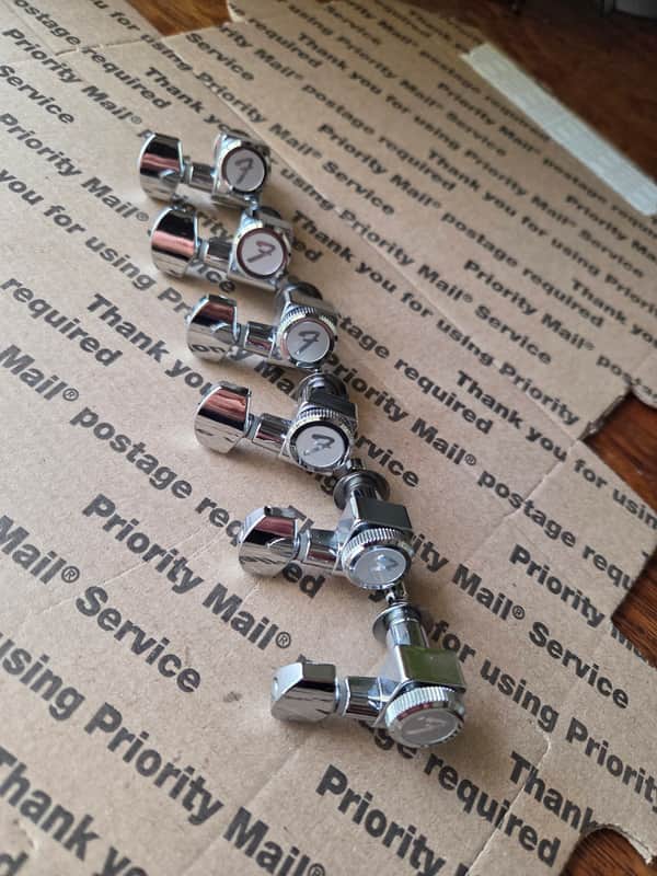 Fender Locking Guitar Tuners, (High E, B, or G Keys), Polished Chrome (each) 2016 - Chrome image 1