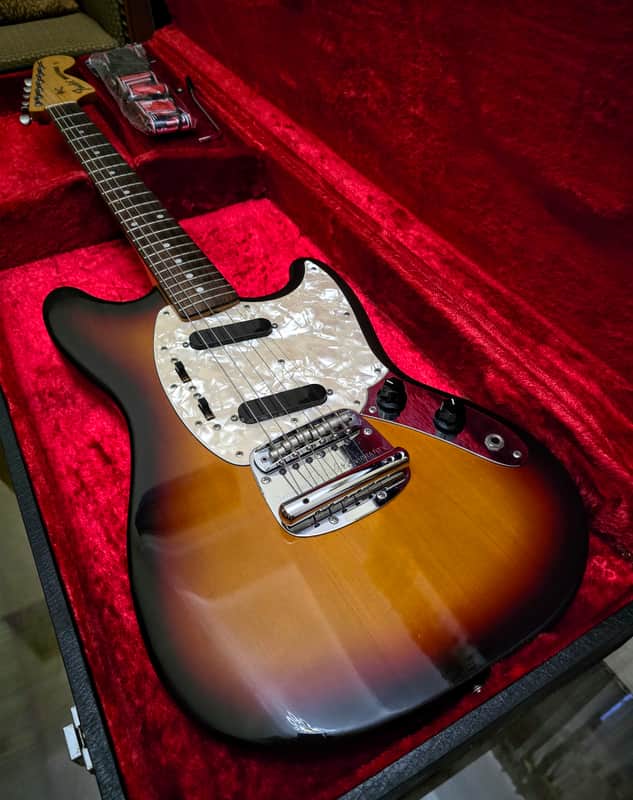 Fender MG-69 Mustang Reissue MIJ