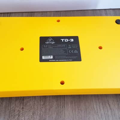 Behringer TD-3 Analog Bass Line Synthesizer 2019 - Present - Amber image 11