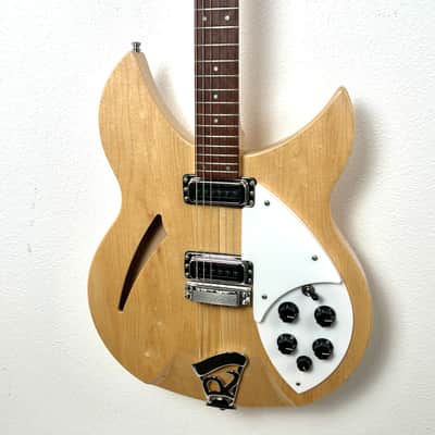 Rickenbacker 330 2022 - MapleGlo image 2