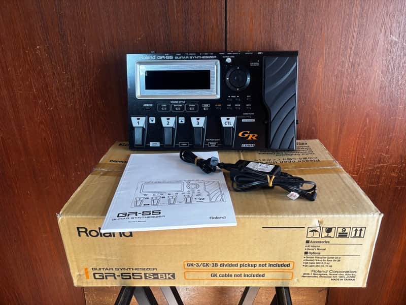 Roland GR-55 gr-55gk-bk Guitar Synth w/ box, power supply image 1