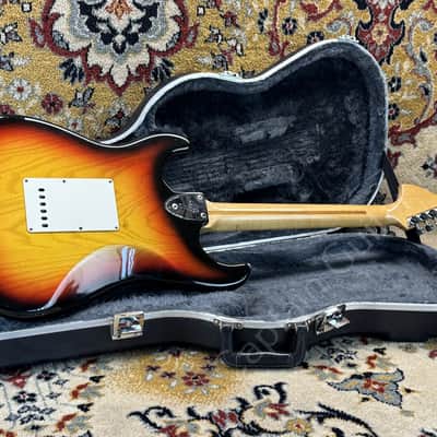 1977 Fender - Stratocaster - Sunburst - ID 5971 image 14