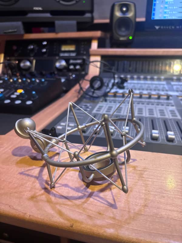 Neumann EA-1 Shockmount for TLM-103 and M-147 2010s - Nickel
