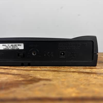 Shure UT UHF Marcad Diversity Wireless Guitar Transmitter and Receiver image 8