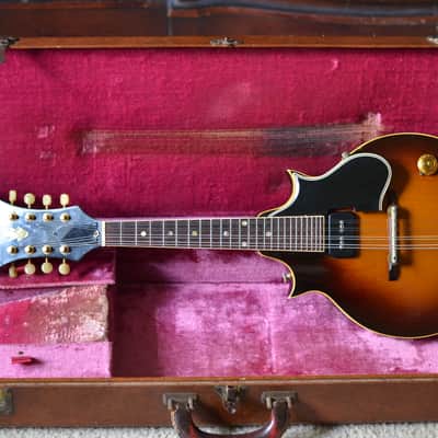 Vintage 1957 Gibson EM-200 solidbody electric florentine mandolin image 2
