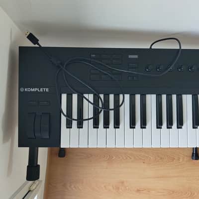 Native Instruments Komplete Kontrol A49 2018 - Present - Black image 5