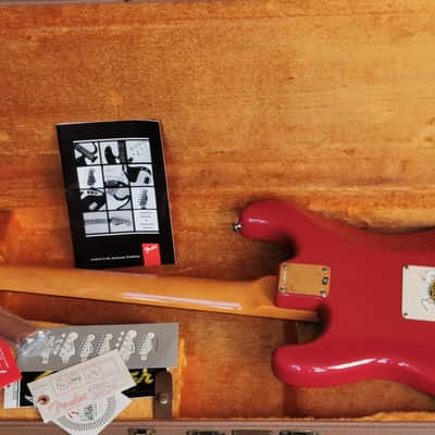 Fender Mark Knopfler Stratocaster Unplayed Early Serial# Darker Red Ultimate Collectable image 14