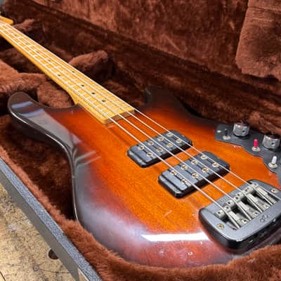 Vintage 1981 G&L L-2000 bass guitar, w/OHSC image 2