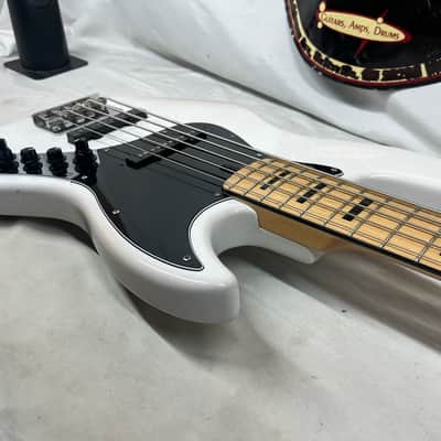 Sire Marcus Miller V7 5-String J-Style Electric Bass image 16