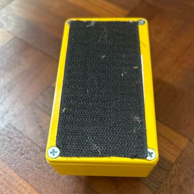 Mad Professor Mellow Yellow Tremolo 2010s - Yellow image 4