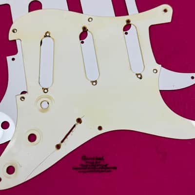 GVT Master-Aged 1954–1957 for Stratocaster® Pickguard – Vintage Eggshell ABS / Aged image 13