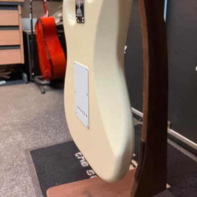Fender Jimi Hendrix Artist Series Signature Stratocaster 2015 - Present - Olympic White image 12